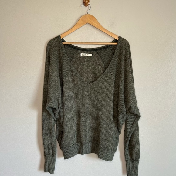Free People Santa Clara Olive Green Slouchy Dolman Sleeve Thermal Top - Picture 3 of 11